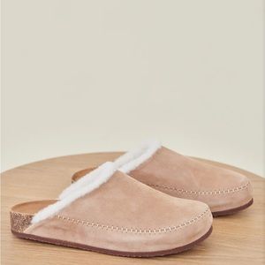 New in Box Shearling-Lined Moc Clog - Natural - Size 38 (US size 8)